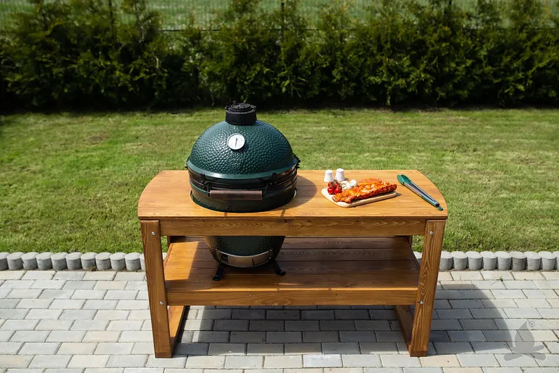 Big Green Egg – revoluția grătarelor delicioase în cuptor cu capac ceramic este aici! 