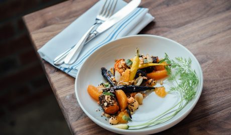 Photo Artă și prezentare: Descoperă cum poți transforma preparatele tale în opere de artă culinară, folosind tehnici de prezentare și aranjare a mesei.