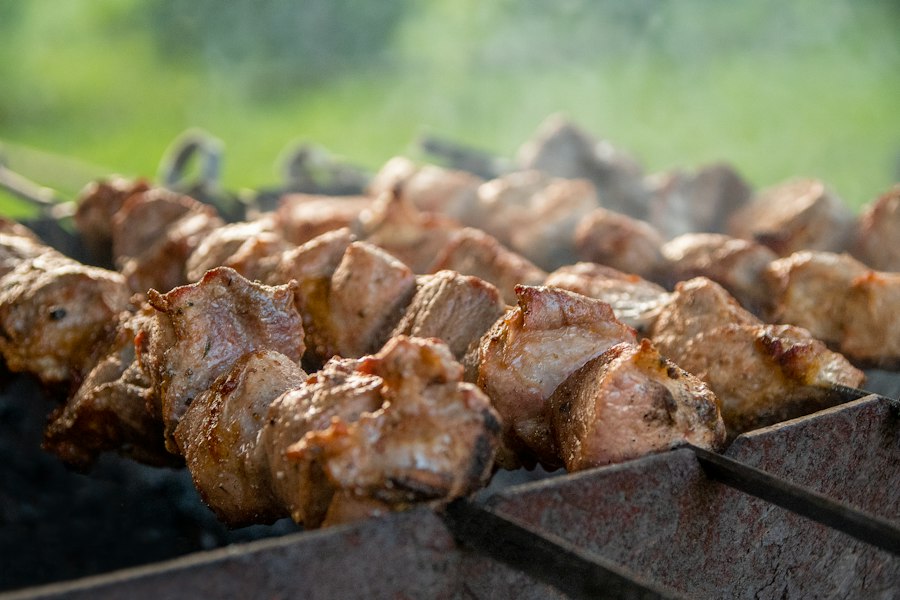 Photo grilling pork meat