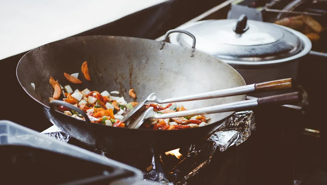 Photo wok-grill vegetable cooking guide